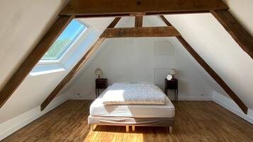 5 quartos, ferros/tábuas de passar roupa, berço de viagem, Wi-Fi