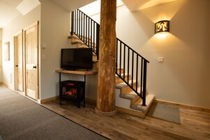 Televisión de pantalla plana, chimenea