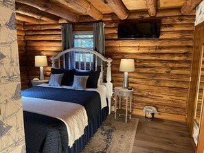 3 bedrooms, desk, iron/ironing board, WiFi - Slippery Rock Cabin on the Creek. Close to McConnell’s Mill & Moraine St. Parks. (New Castle)