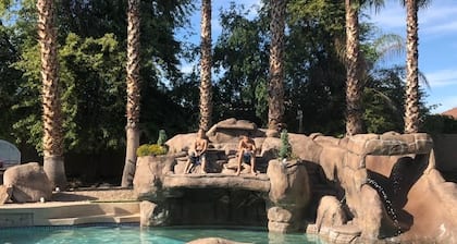 AMAZING CUSTOM HOME - OASIS RESORT STYLE POOL