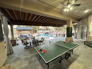 Outdoor dining - AMAZING CUSTOM HOME - OASIS RESORT STYLE POOL (Litchfield Park)