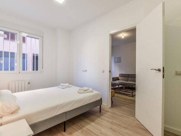 1 chambre, fer et planche à repasser, Wi-Fi gratuit, draps fournis