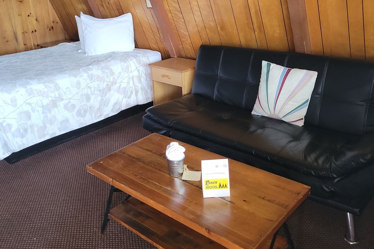 Desk, iron/ironing board, free WiFi, bed sheets