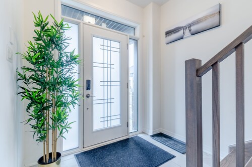 Warm & Stylish Winter Getaway | Luxury 4BR Home | Spotless | 100% Private 
