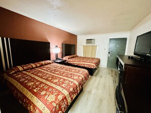 Standard Double Room | Free WiFi, bed sheets - Economy Inn (Houma)