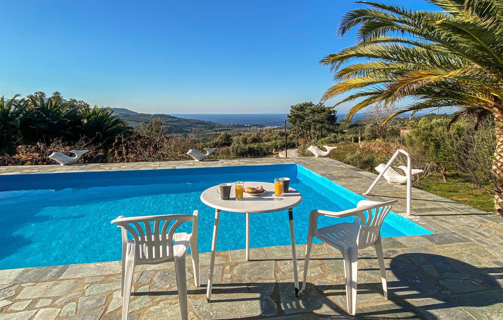 Außenpool, Liegestühle