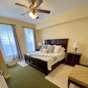 3 bedrooms, iron/ironing board, free WiFi, bed sheets - Minutes from Disney and in an exclusive resort (Kissimmee)