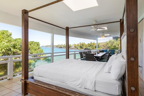 Kona Spectacular Ocean Front 5BR, 4BA Pool,Spa,AC