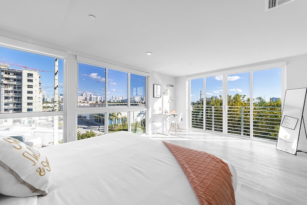 Premium bedding, in-room safe, individually decorated