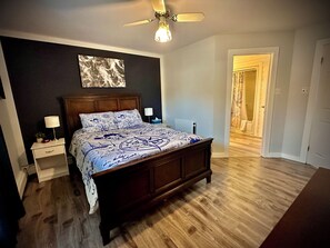 2 bedrooms, desk, iron/ironing board, free WiFi