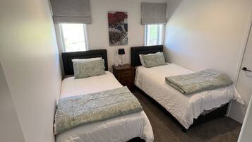 4 Schlafzimmer, Schreibtisch, Reisekinderbett, kostenloses WLAN