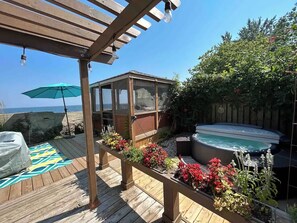 Terrace/patio - Cozy waterfront cottage (Wheatley)