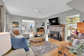 Smart TV y chimenea