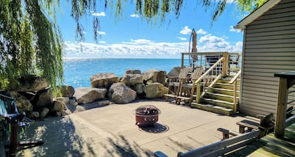 Sunrise Retreat - Lakefront Cottage w/ Hot Tub