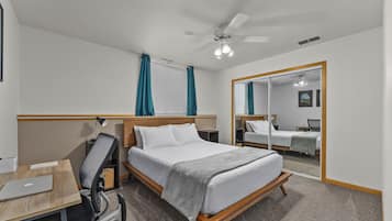 1 bedroom, desk, WiFi, bed sheets