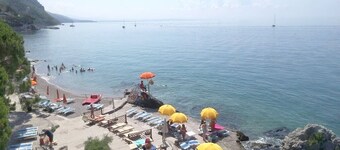 House by the sea 6