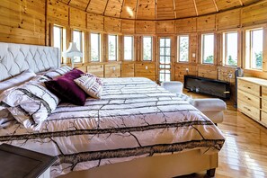 3 bedrooms, WiFi, bed sheets - Cozy Seaside 3 Bedroom Cottage in Cole Harbour Village in Guysborough County (Larrys River)