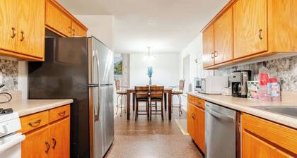 Cozy & Spacious near Lee Univ