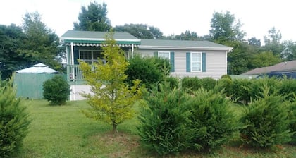 Cozy & Spacious near Lee Univ