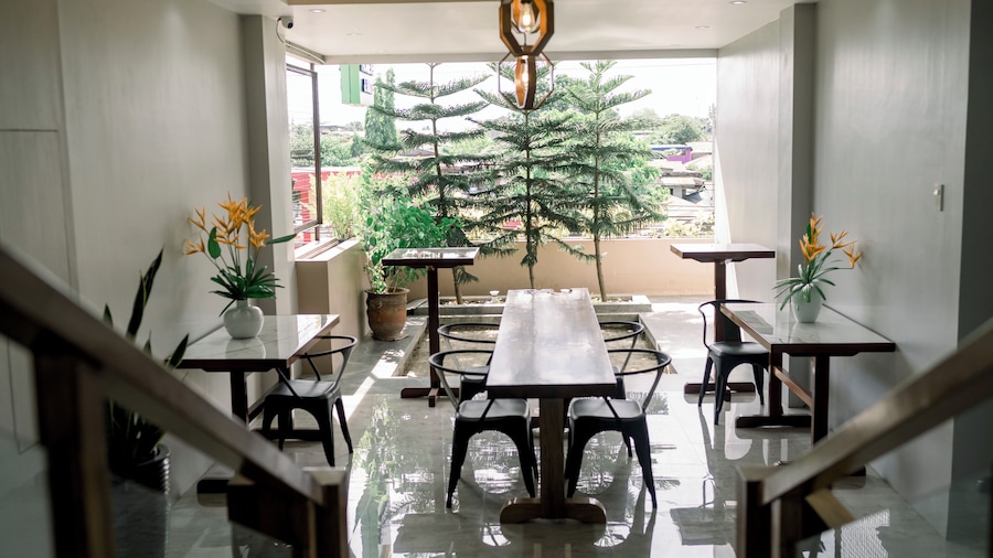 Madonna Hometel and Suites New Pandan