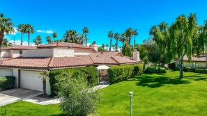 Exterior - Tranquil Setting with amazing water view.  One Story 2 Bedroom condo (Palm Desert)