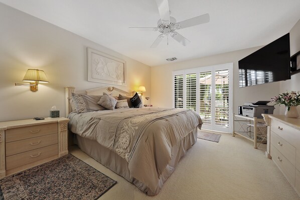 2 soverom, strykejern/-brett, wi-fi (mot et tillegg) og sengetøy