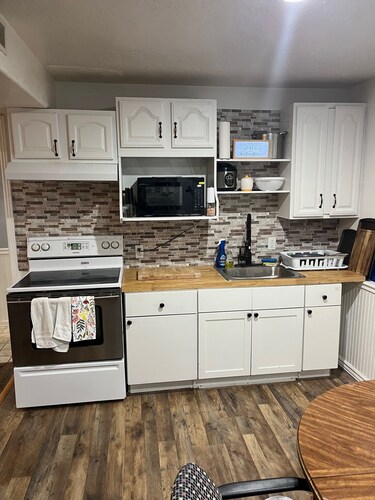 2 Bedroom Basement Apartment in Springville