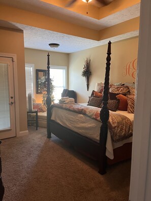 3 عدّة غرف نوم ومكواة/لوح كي وواي فاي مجانًا وملاءات أسرّة