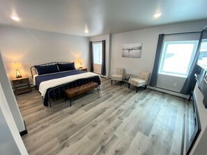 3 bedrooms, desk, iron/ironing board, travel crib - Up North Luxury w/Unmatched Charm! 2 miles to MTU! (Hancock)