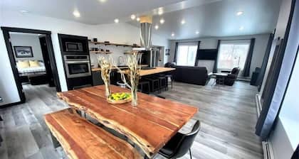 Up North Luxury w/Unmatched Charm! 2 miles to MTU!