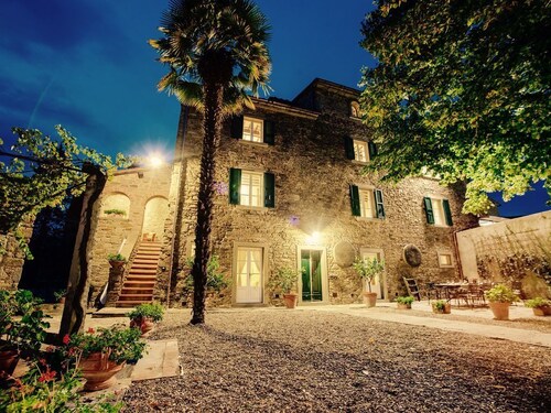 Tuscan Villa private infinity pool, exclusive location, AC, extra services