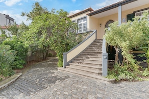 Front of property - Casa Estufa 25 (Funchal)