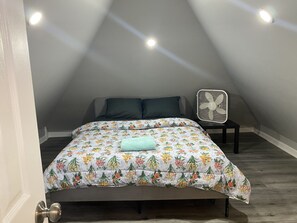 4 chambres, fer et planche à repasser, Wi-Fi gratuit, draps fournis