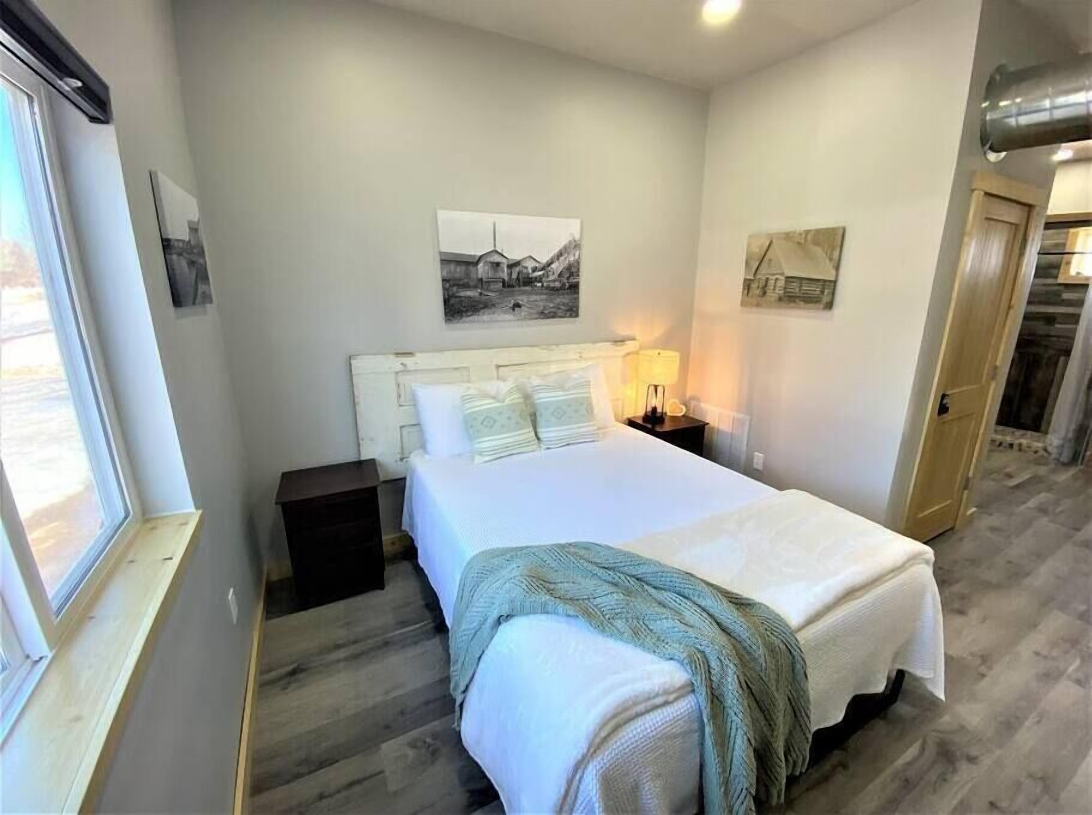 1 dormitorio, tabla de planchar con plancha, cuna de viaje y wifi gratis