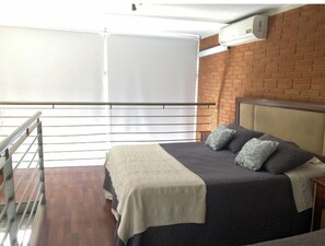 1 habitación, tabla de planchar con plancha y wifi gratis 