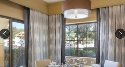 Sleeps 4 in Phoenix on Legacy Golf Course
