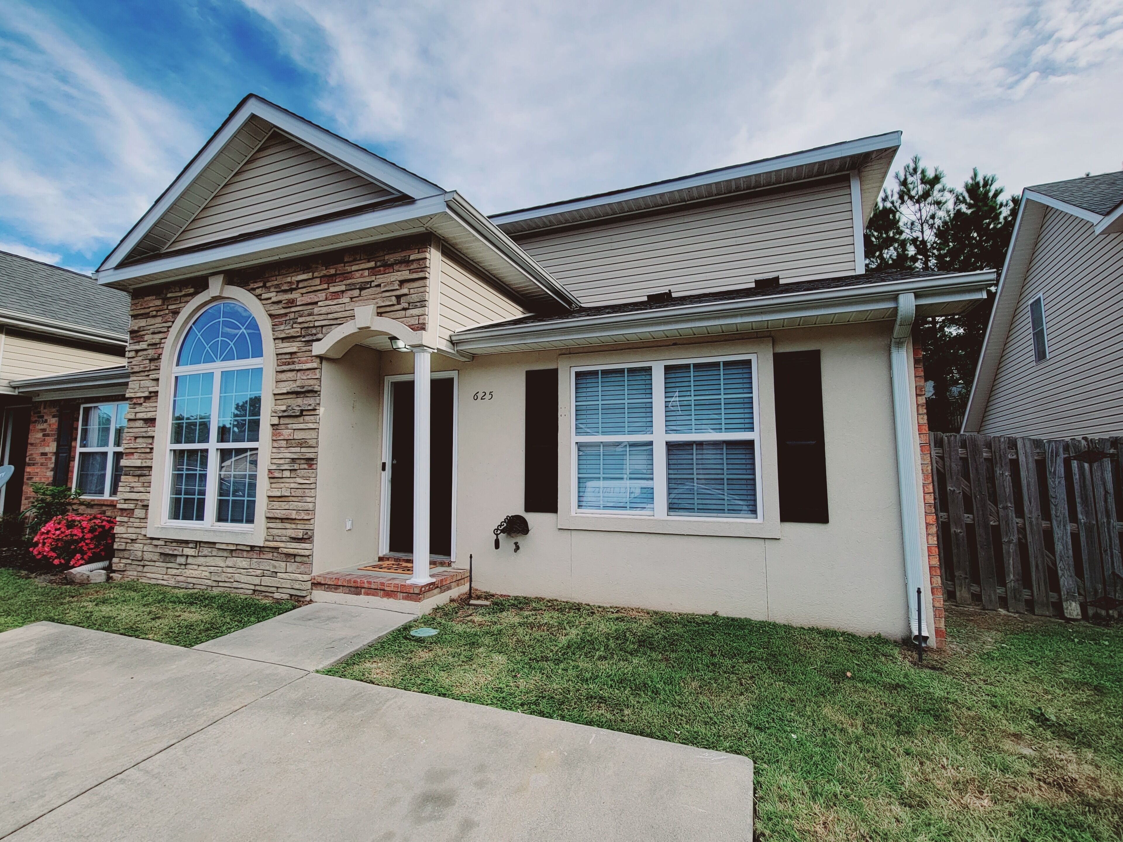 Cozy 3 Bedroom Grovetown Retreat With Gameroom