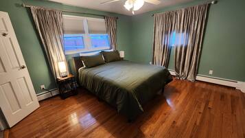 4 Schlafzimmer, Bügeleisen/Bügelbrett, kostenloses WLAN, Bettwäsche