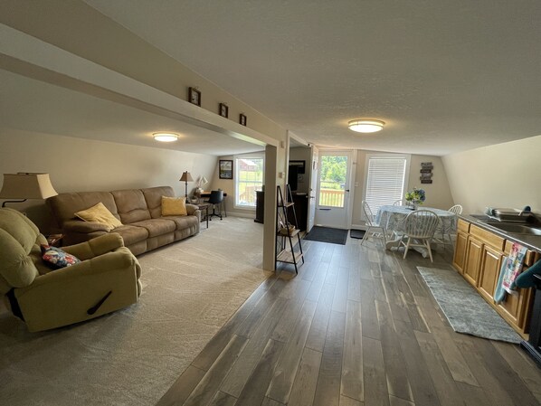 Smart TV, fireplace, books - Quit retreat, close to The Dragon, Tellico lake, Chillhowee Mtns, Smoky Mountain (Greenback)