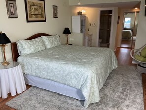 2 bedrooms, iron/ironing board, free WiFi