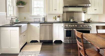 Peaceful and Beautiful Farm Stay Retreat Near Rocky Fork Lake