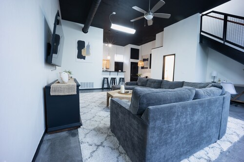 Casa de Flo - 3 BD/3 Bath SPACIOUS CONDO