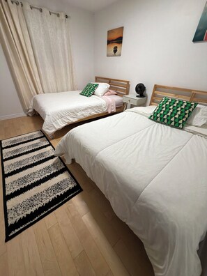 4 habitaciones, escritorio, tabla de planchar con plancha y wifi gratis