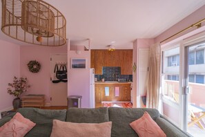 Smart TV, video games, DVD player, stereo