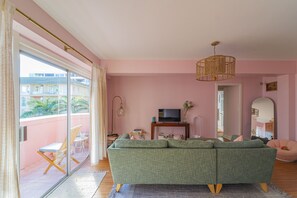 Smart TV, video games, DVD player, stereo