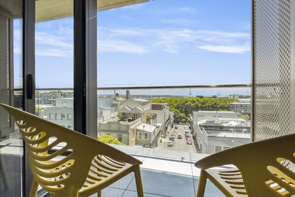 Deluxe Apartment | Balcony - Laid back living with city views (Auckland)