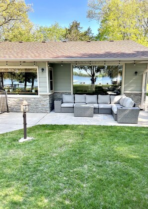 Terrace/patio - Family Friendly Sandy Beach Lake Home! Your 3Bed, 2Bath Escape For All Seasons! (dousman)