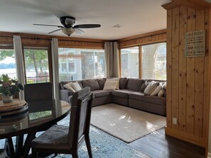 Smart TV, fireplace, Netflix, books