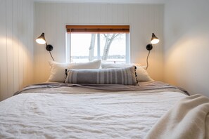 3 عدّة غرف نوم وم كتب وواي فاي مجانًا وملاءات أسرّة