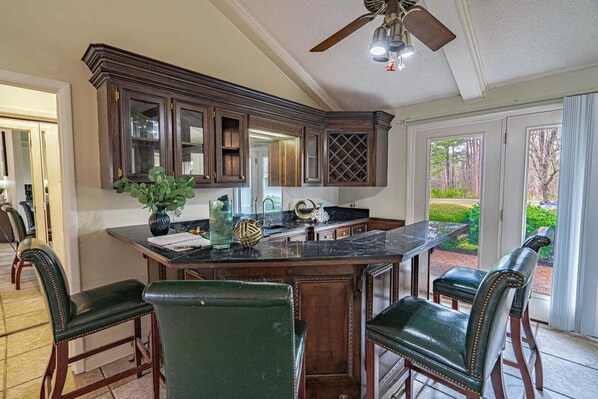 Interior - Waterfront Paradise with Golf Course Views (Florence)